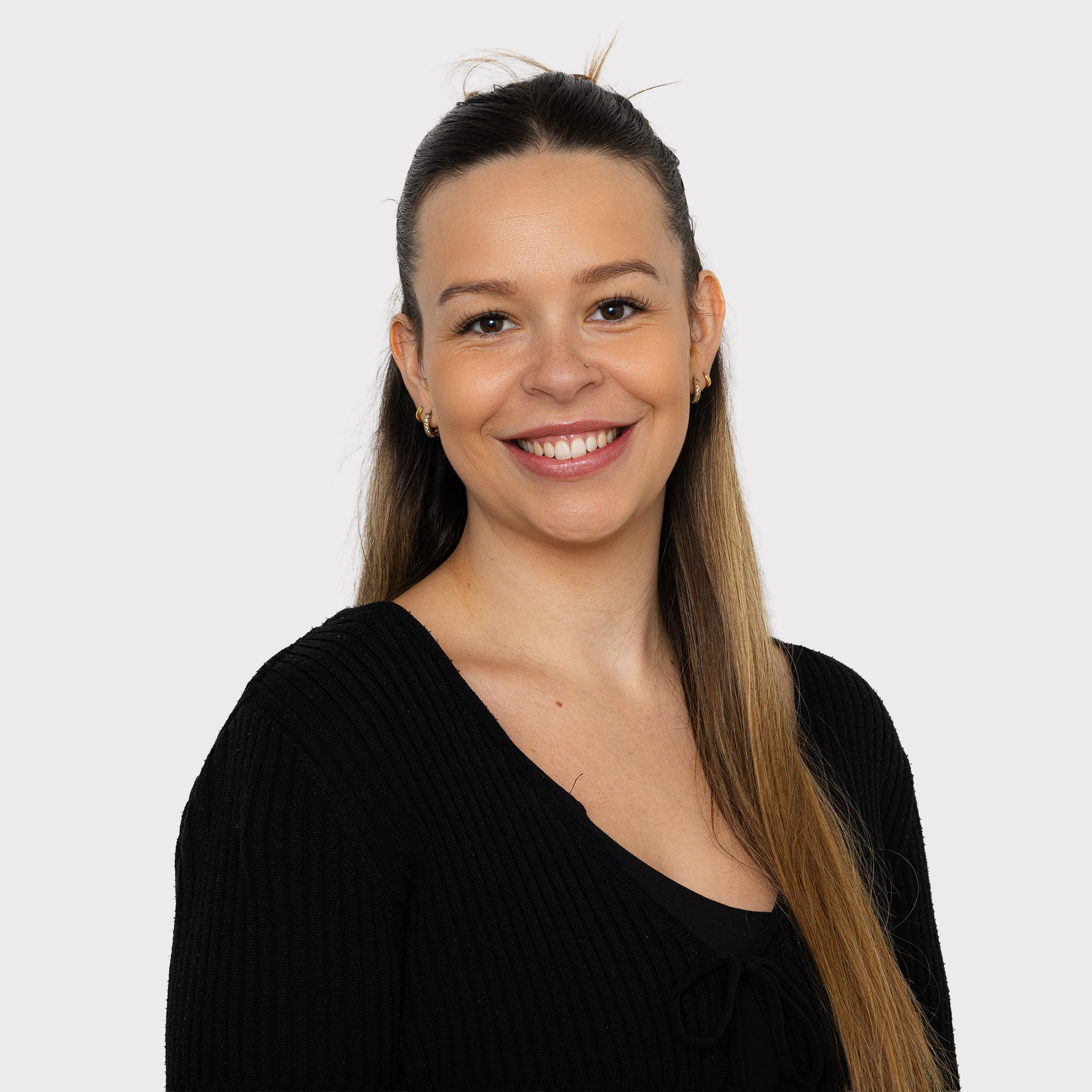  Sahra Meister